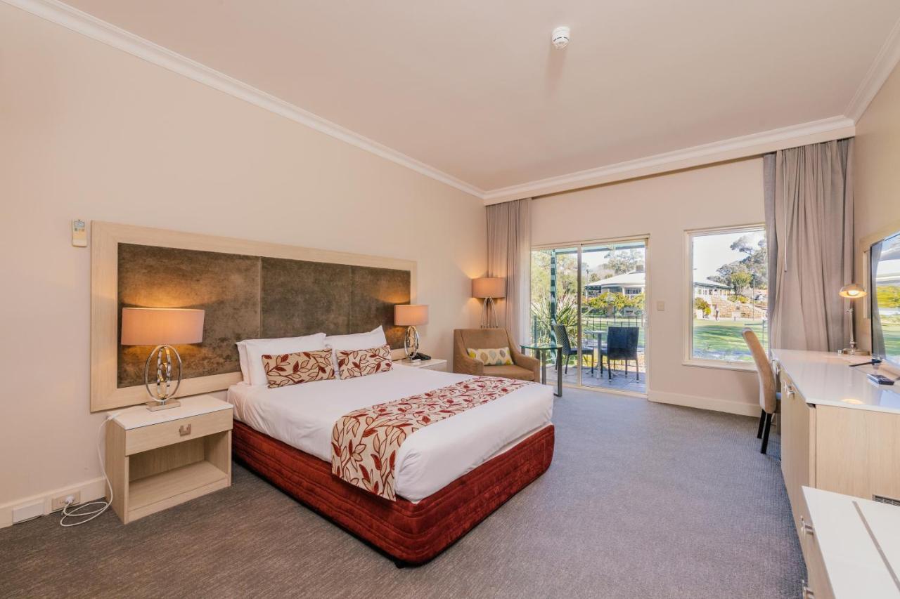 Garden View Queen Room
